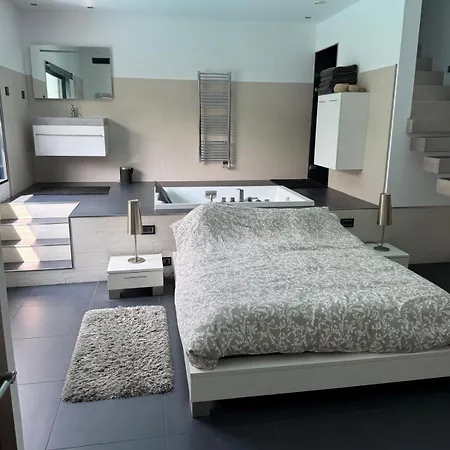 Ferienhaus Atypical Loft With Private Pool *