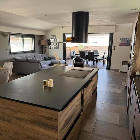 Vakantiehuis Atypical Loft With Private Pool Le Lavandou