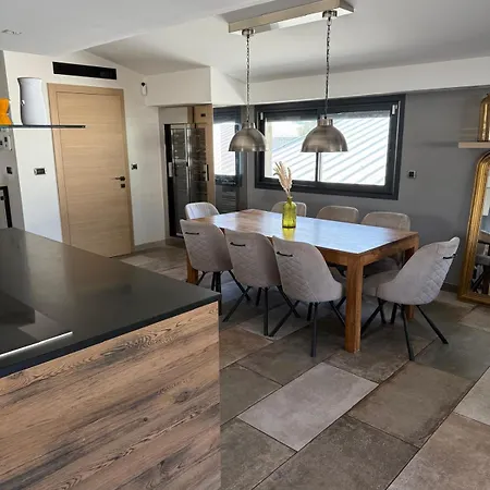 Hébergement de vacances Atypical Loft With Private Pool Le Lavandou