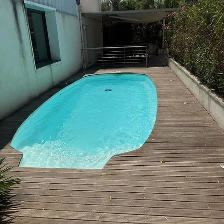 Vakantiehuis Atypical Loft With Private Pool