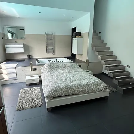 Vakantiehuis Atypical Loft With Private Pool *