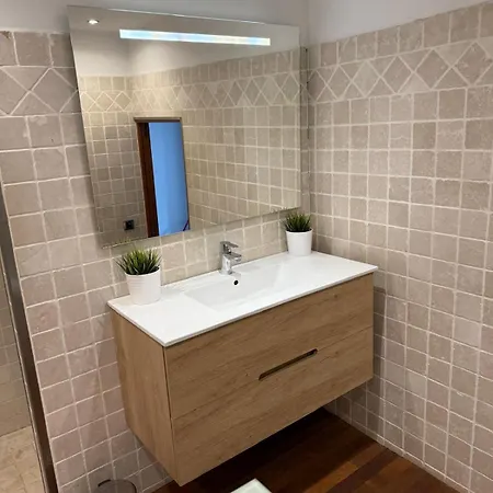 Hébergement de vacances Atypical Loft With Private Pool