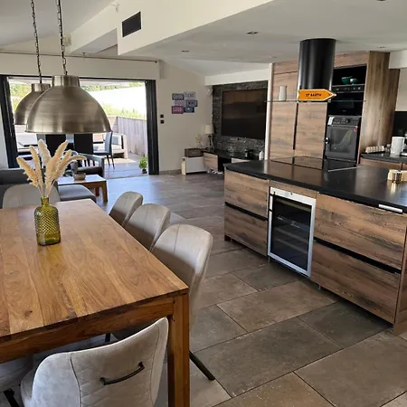 Atypical Loft With Private Pool Hébergement de vacances Le Lavandou