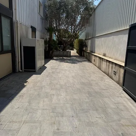 Hébergement de vacances Atypical Loft With Private Pool