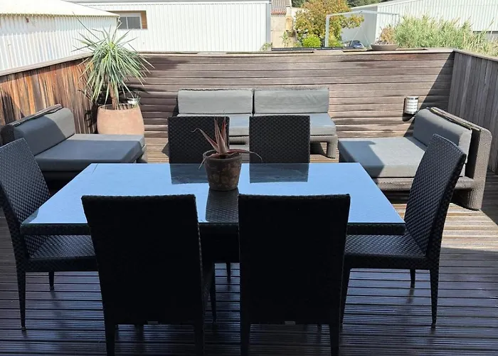 Atypical Loft With Private Pool Nyaraló *