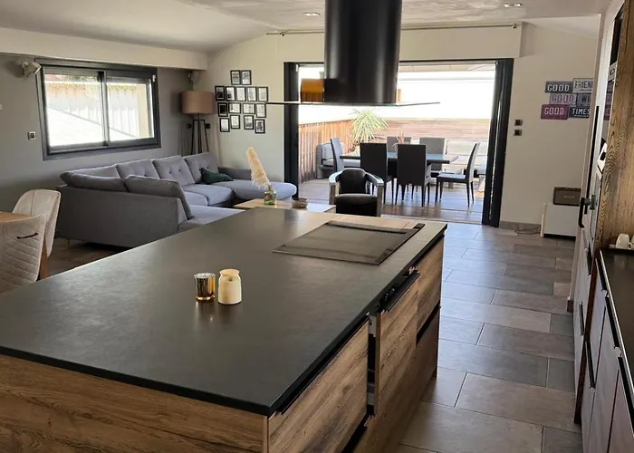 Nyaraló Atypical Loft With Private Pool Le Lavandou