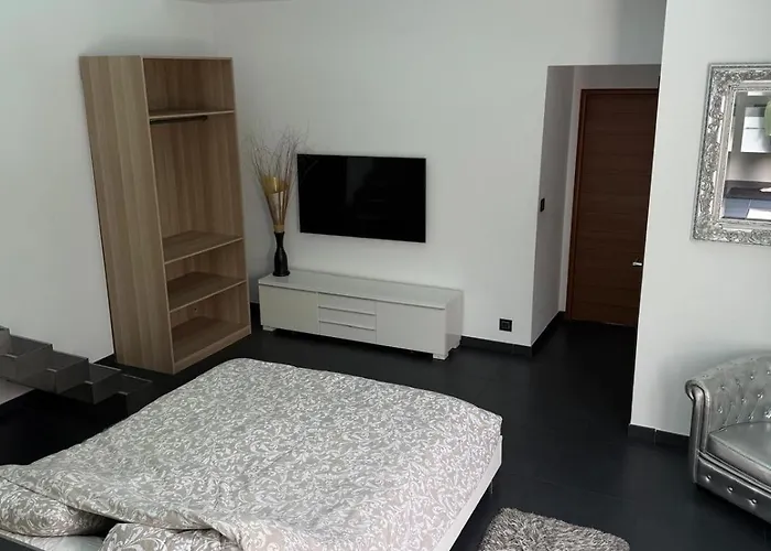 Atypical Loft With Private Pool Nyaraló *