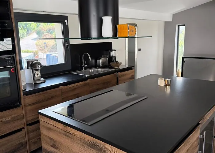 Atypical Loft With Private Pool * Le Lavandou