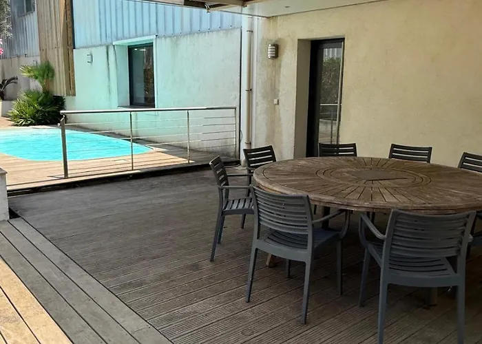 Atypical Loft With Private Pool Nyaraló *